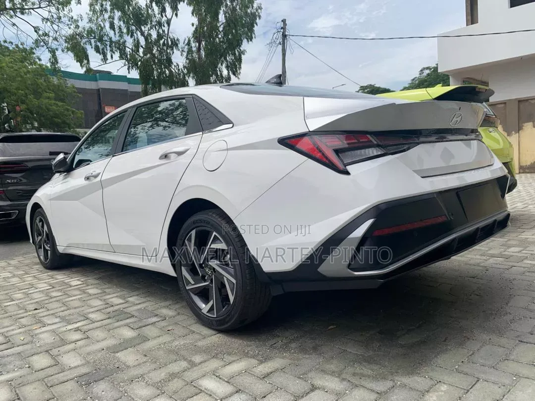 New Hyundai Elantra 2024 White