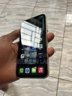 Apple iPhone XR 64 GB White
