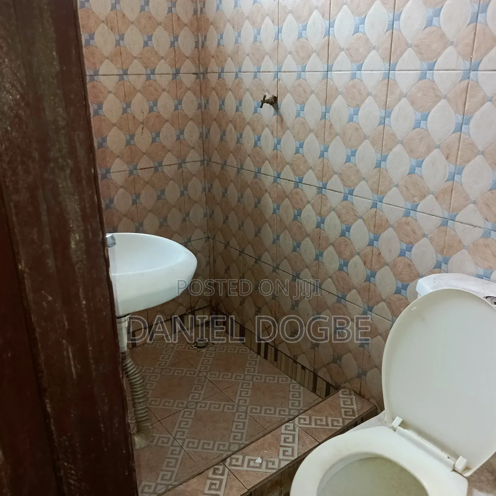 1bdrm Apartment in Etordan, Presby Church Area for rent