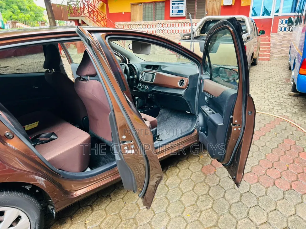 Toyota Vitz 1.0 FWD 3dr 2012 Gray