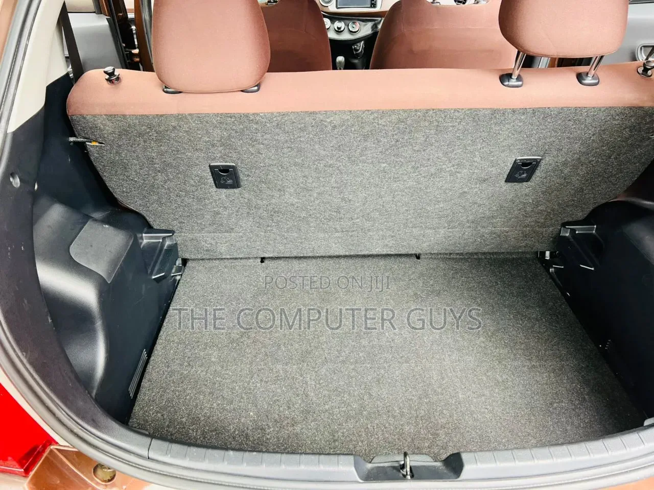 Toyota Vitz 1.0 FWD 3dr 2012 Gray