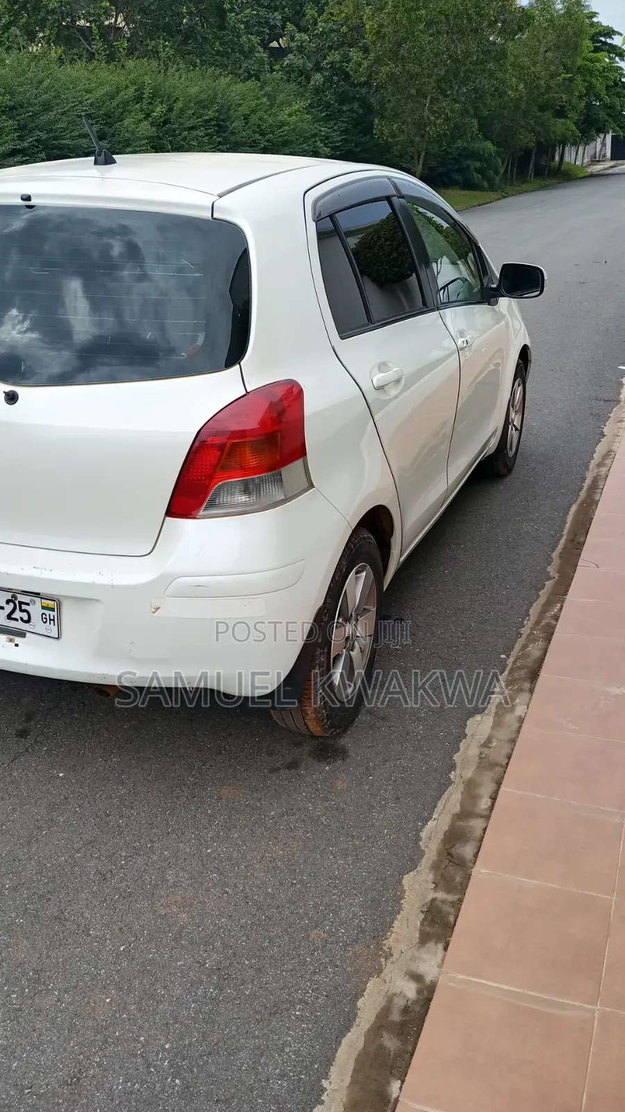 Toyota Vitz 1.3 AWD 5dr 2010 White