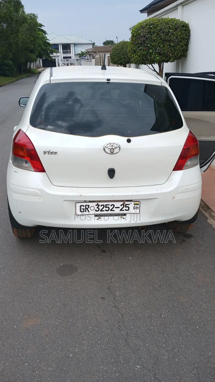 Toyota Vitz 1.3 AWD 5dr 2010 White
