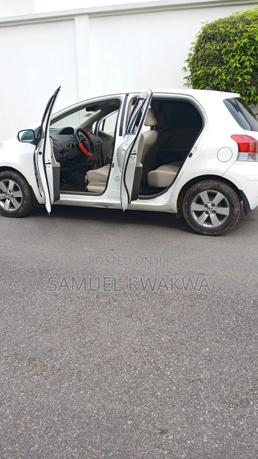 Toyota Vitz 1.3 AWD 5dr 2010 White