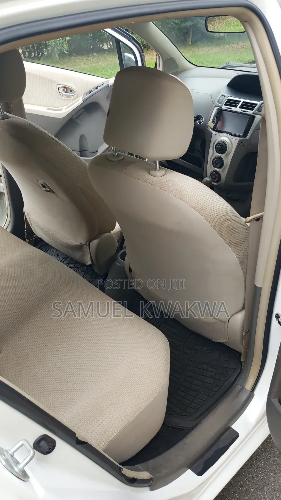 Toyota Vitz 1.3 AWD 5dr 2010 White