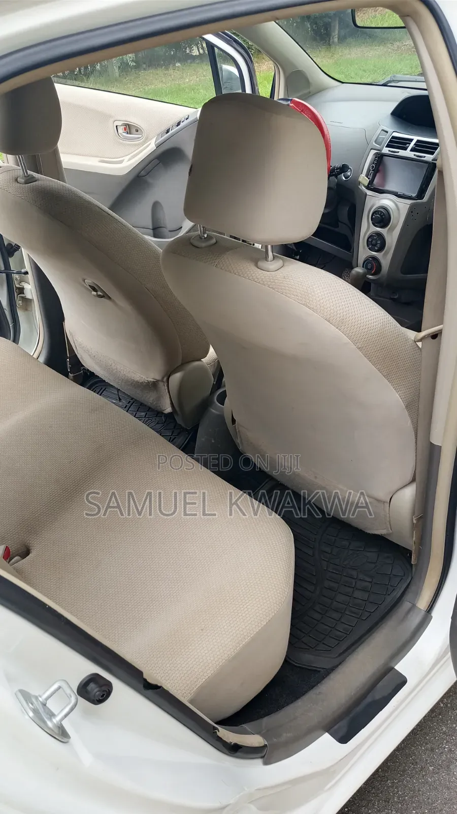 Toyota Vitz 1.3 AWD 5dr 2010 White