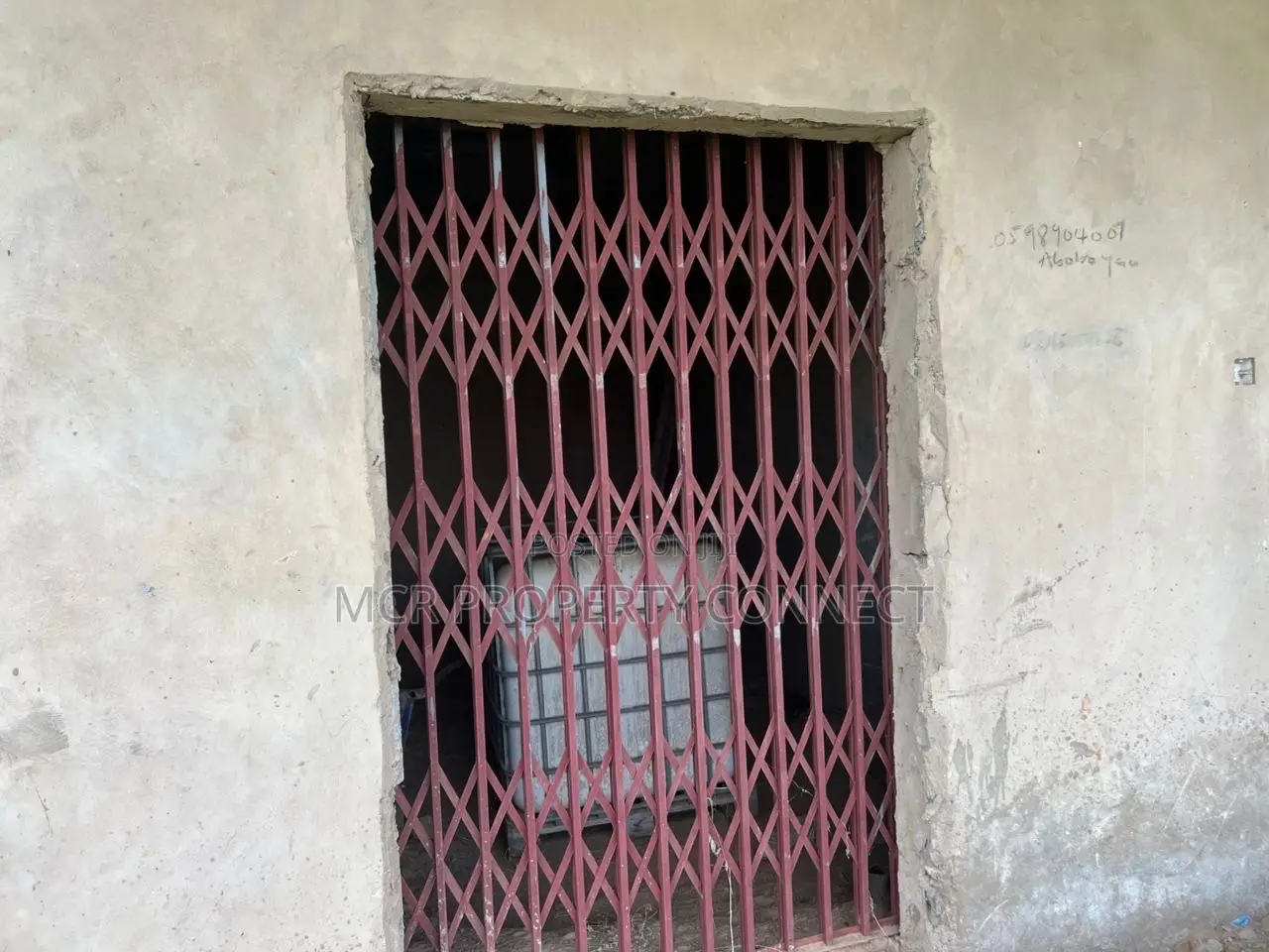 9bdrm Apartment in Prampram for sale