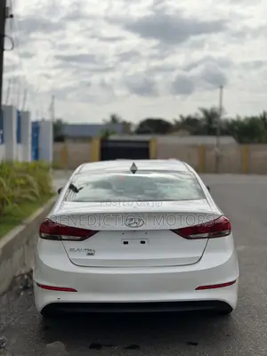 Hyundai Elantra ECO Sedan FWD (1.4L 4cyl 7A) 2017 White