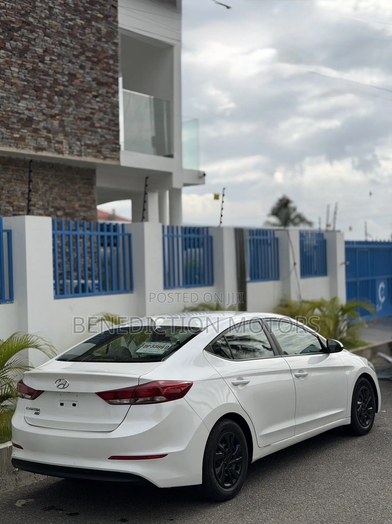 Hyundai Elantra ECO Sedan FWD (1.4L 4cyl 7A) 2017 White
