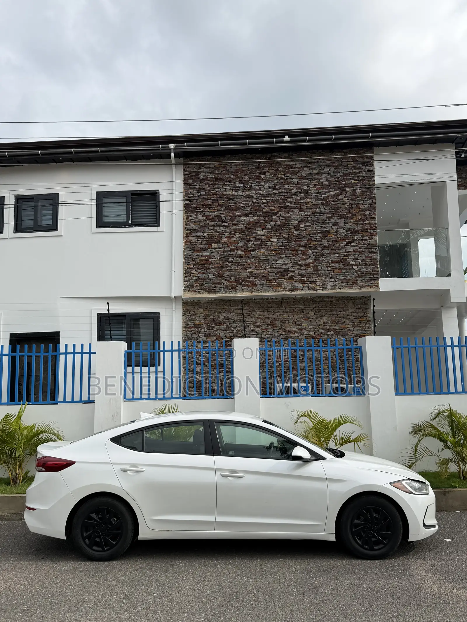 Hyundai Elantra ECO Sedan FWD (1.4L 4cyl 7A) 2017 White