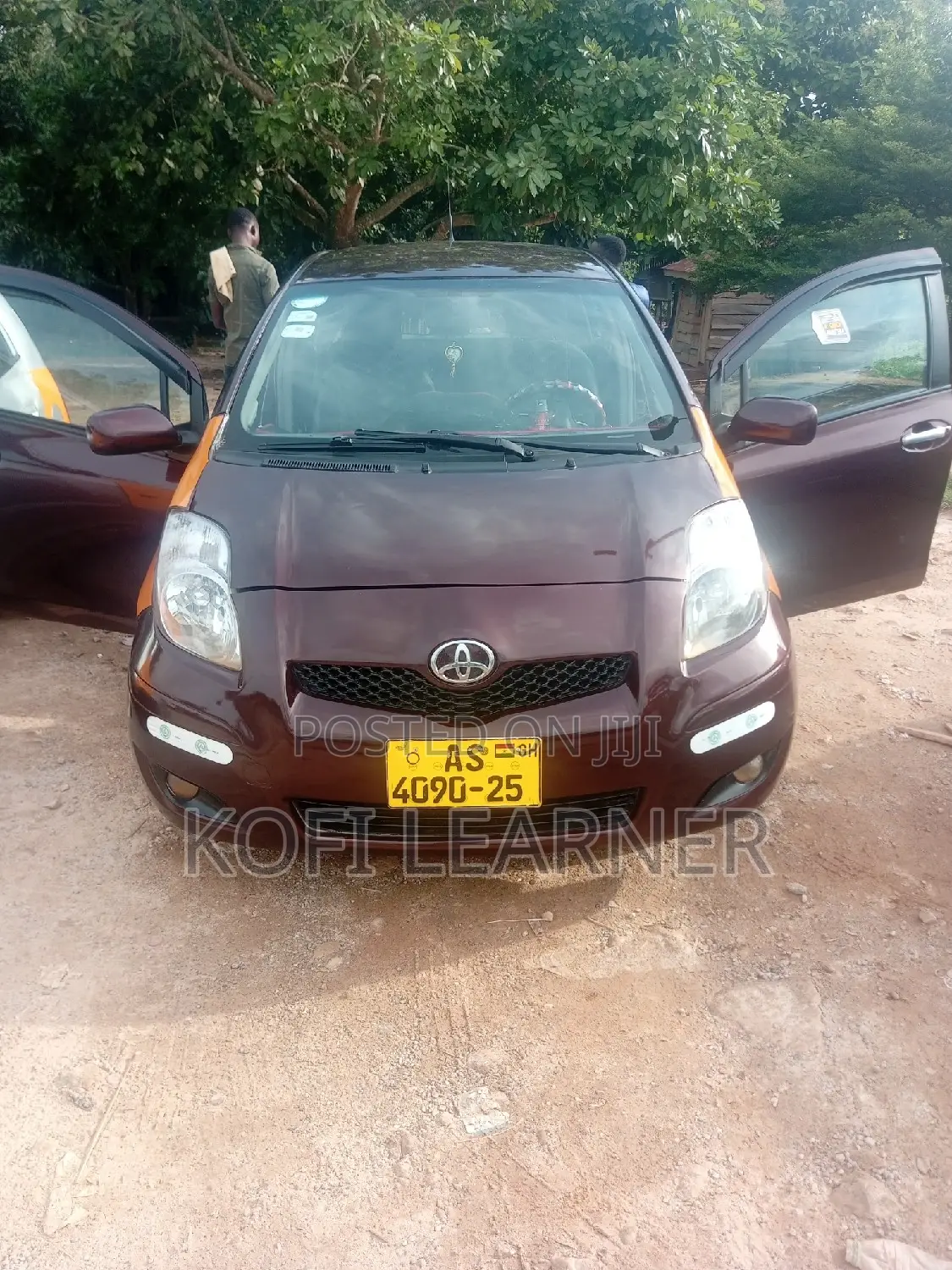 Toyota Yaris SE Hatchback 5dr 2015 Burgundy