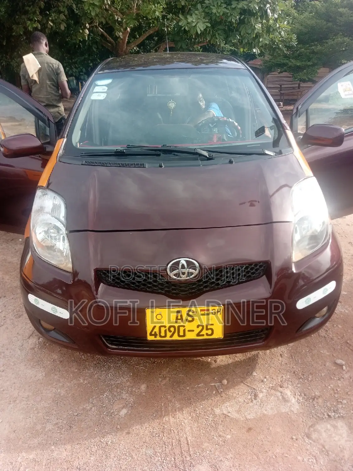 Toyota Yaris SE Hatchback 5dr 2015 Burgundy