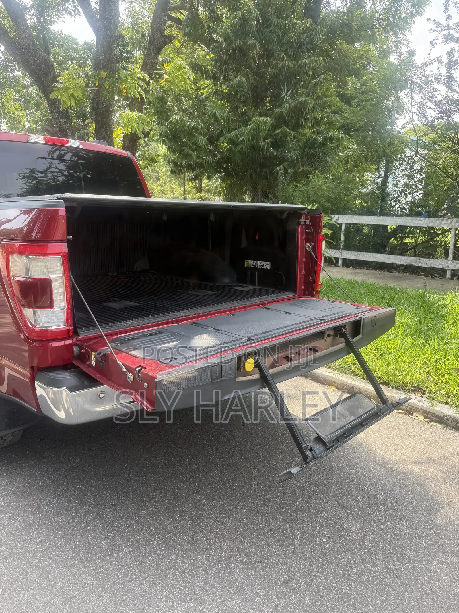 Ford F-150 LARIAT 2021 Red