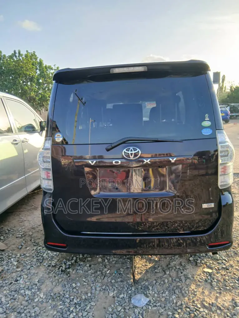 Toyota Voxy 2012 Brown