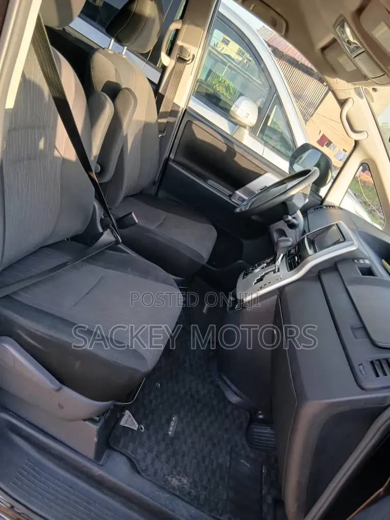 Toyota Voxy 2012 Brown