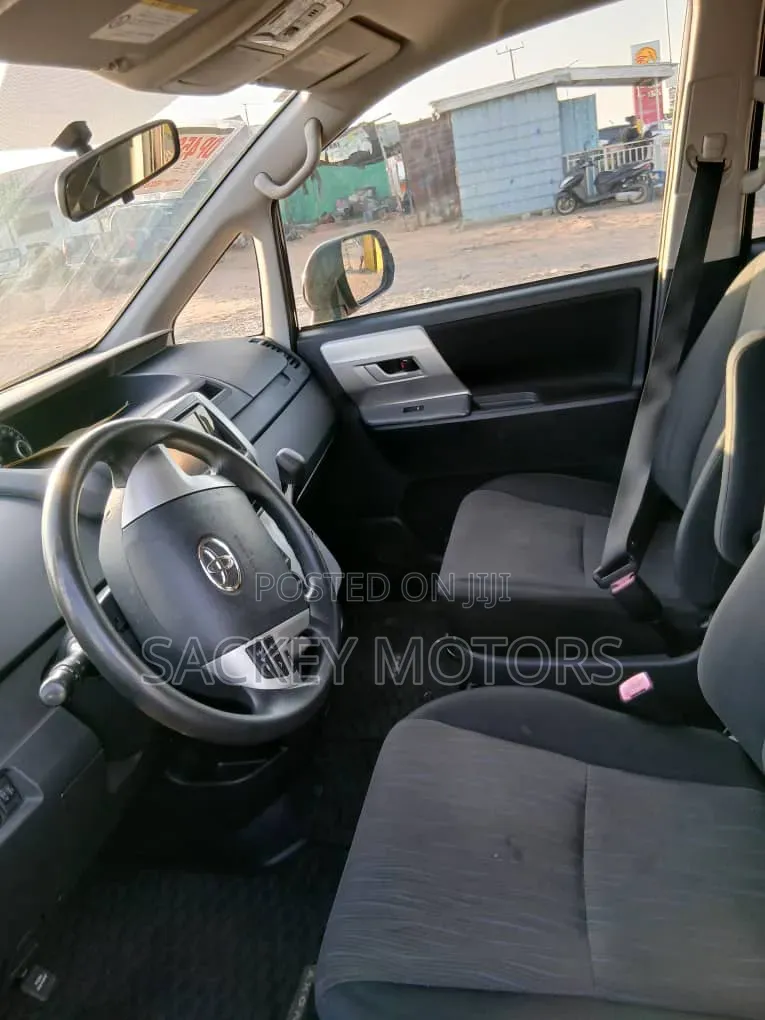 Toyota Voxy 2012 Brown