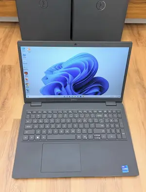 Laptop Dell Latitude 3520 8GB Intel Core i5 SSD 256GB
