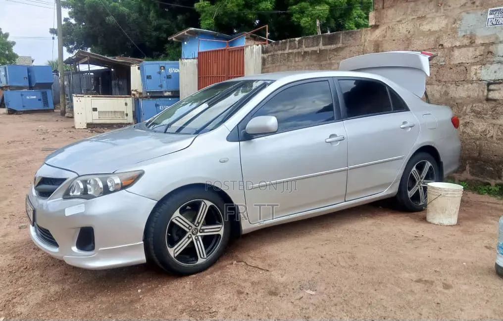 Toyota Corolla 2013 Silver