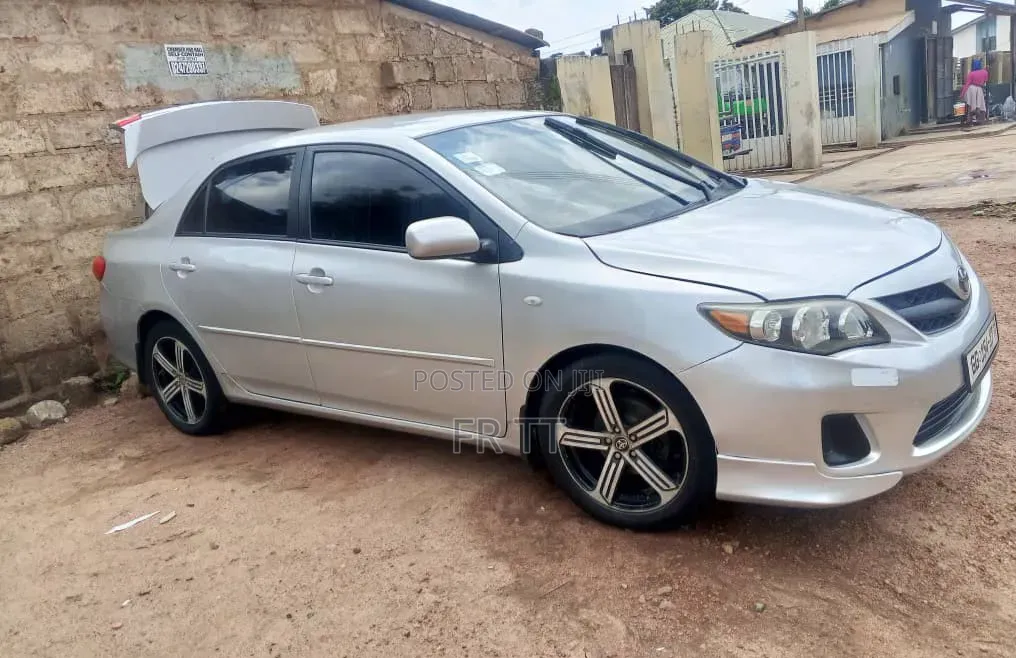 Toyota Corolla 2013 Silver