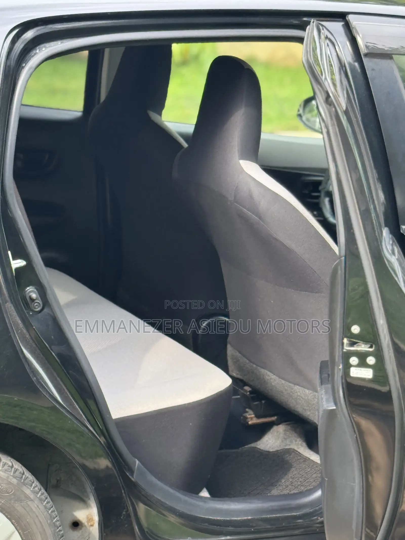 Toyota Vitz 1.0 FWD 5dr 2013 Black