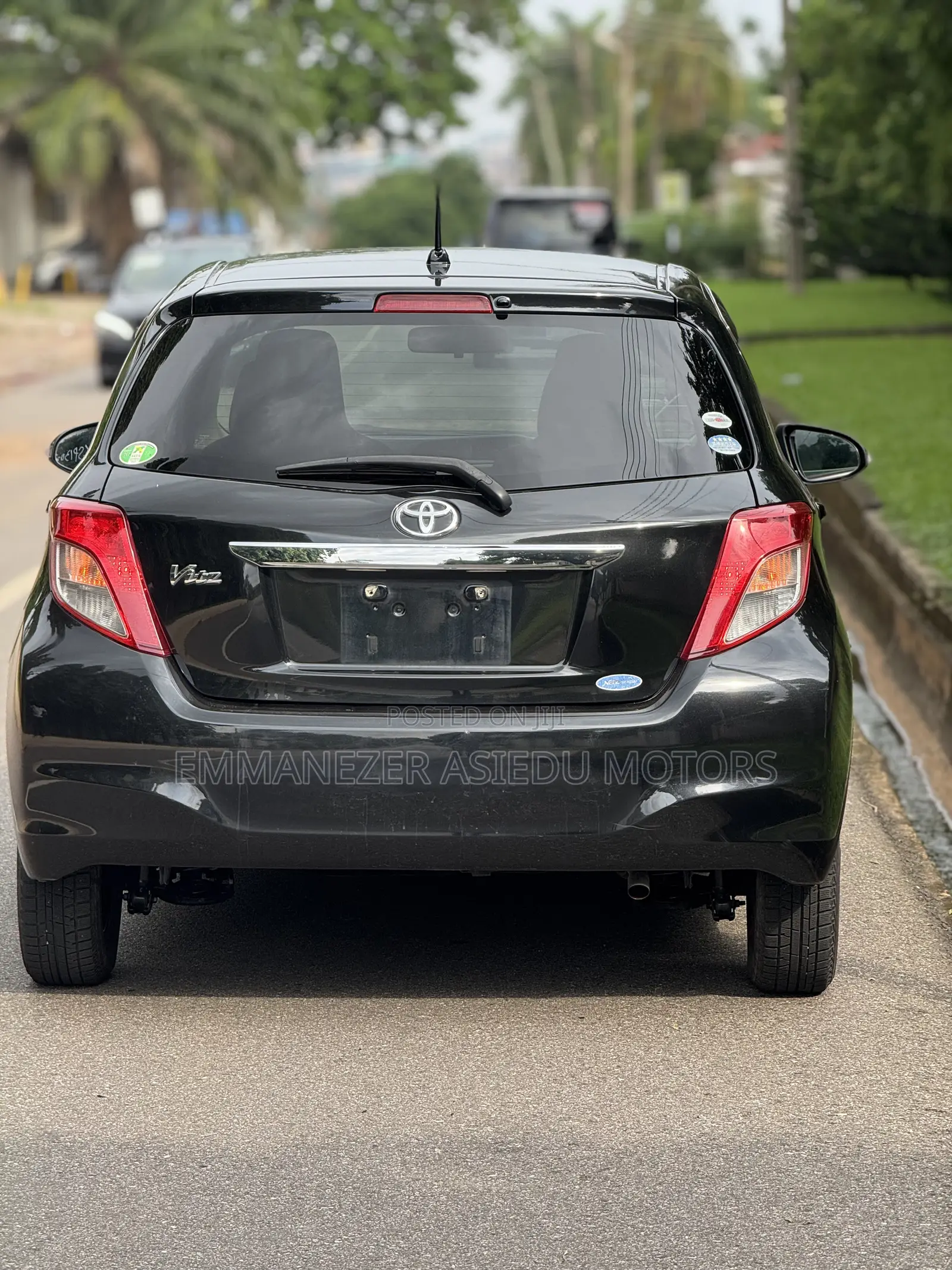 Toyota Vitz 1.0 FWD 5dr 2013 Black
