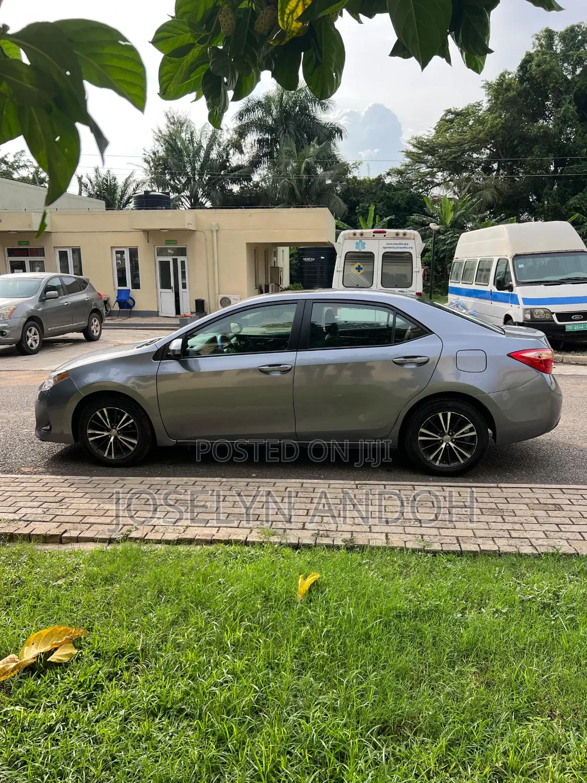 Toyota Corolla L (1.8L 4cyl 2A) 2019 Gray