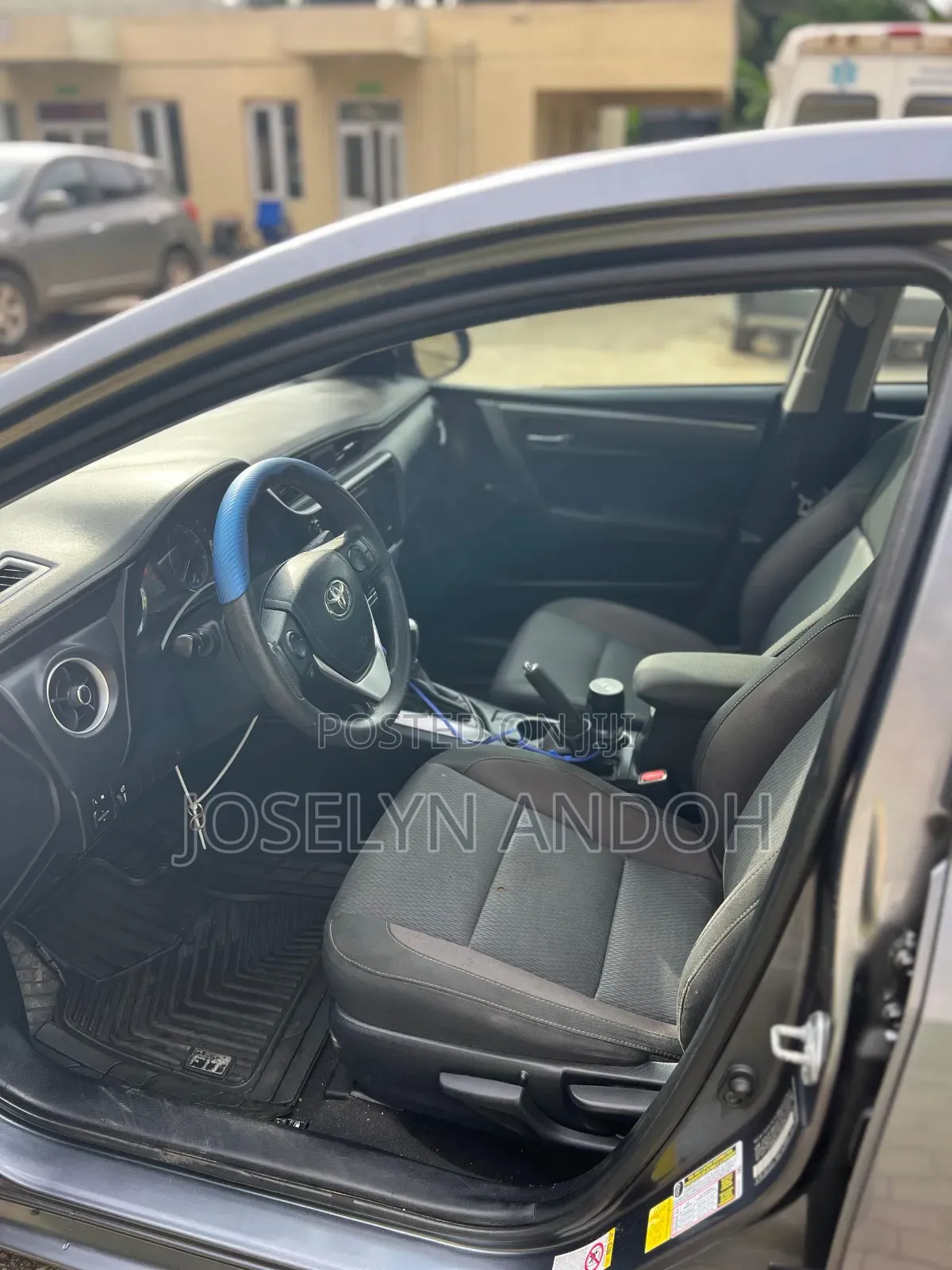 Toyota Corolla L (1.8L 4cyl 2A) 2019 Gray