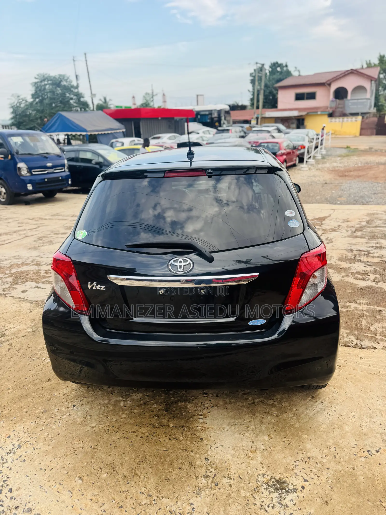 Toyota Vitz 1.0 FWD 5dr 2013 Black