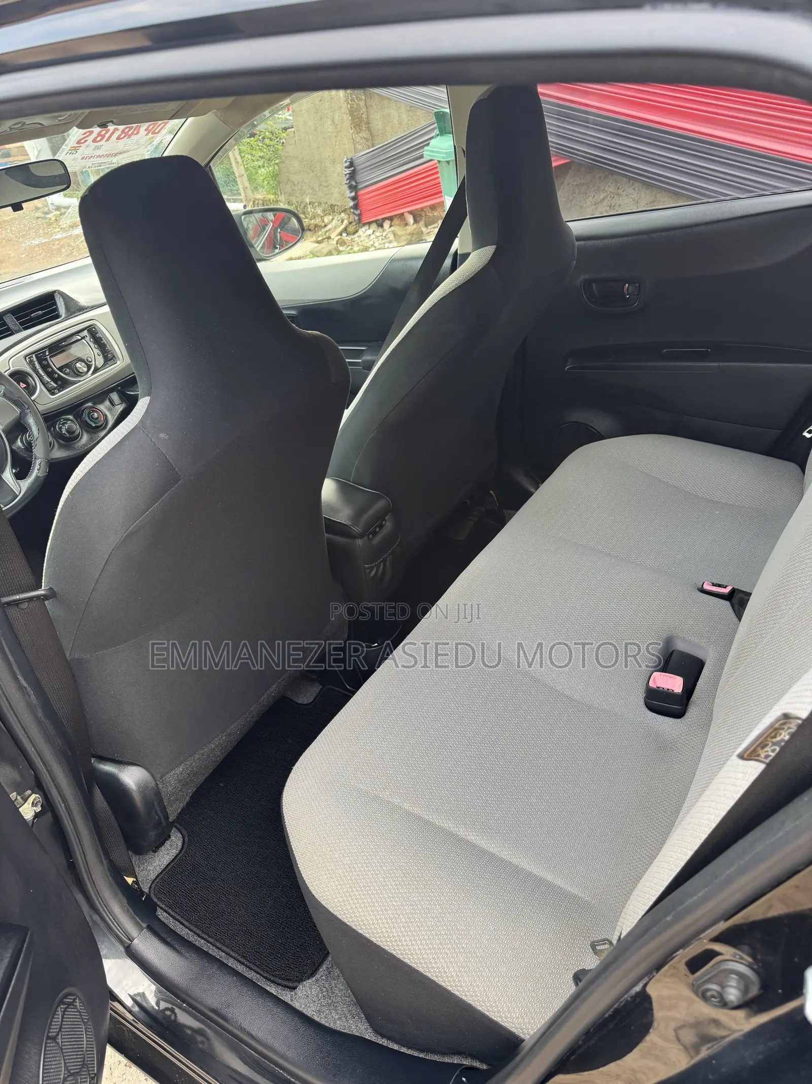 Toyota Vitz 1.0 FWD 5dr 2013 Black