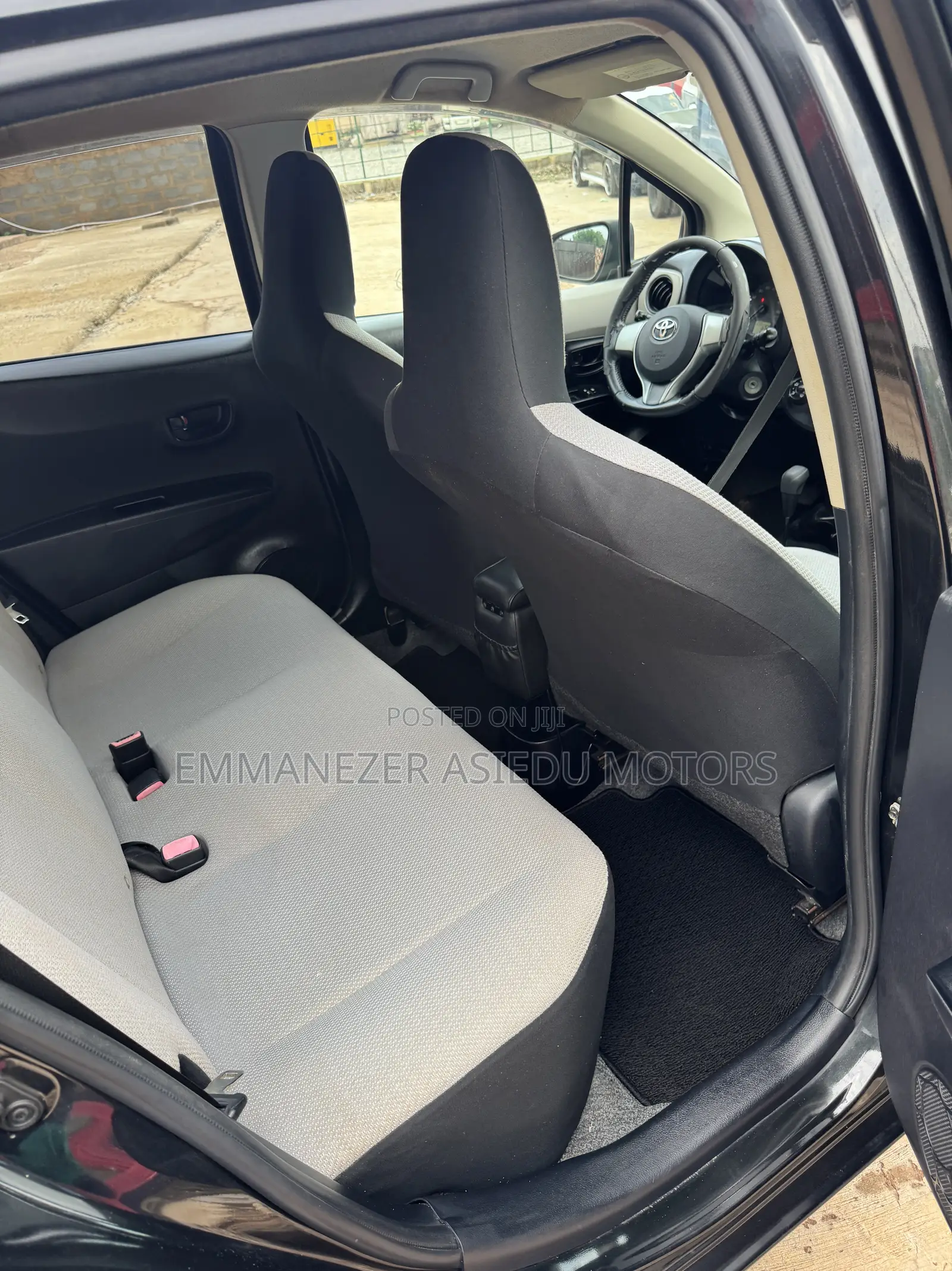 Toyota Vitz 1.0 FWD 5dr 2013 Black