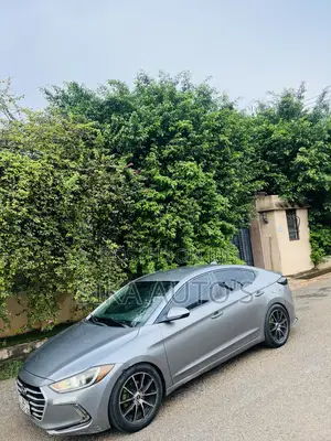 Hyundai Elantra Limited Sedan FWD (2.0L 4cyl 6A) 2017 Gray