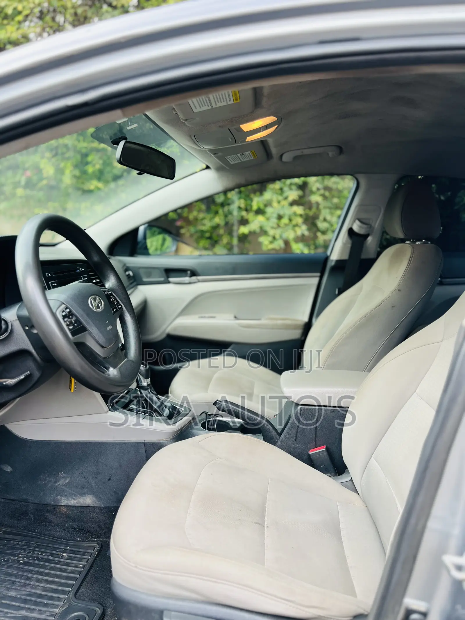 Hyundai Elantra Limited Sedan FWD (2.0L 4cyl 6A) 2017 Gray