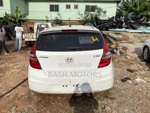 Hyundai i30 2011 White