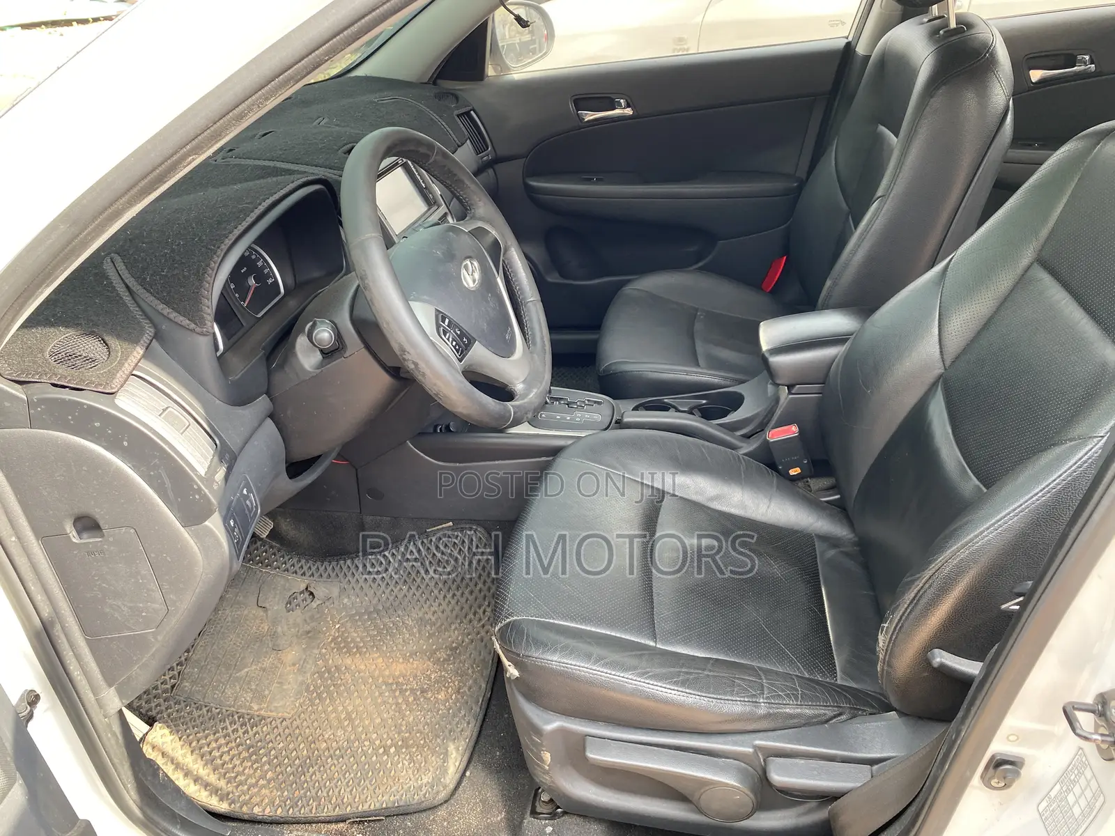 Hyundai i30 2011 White