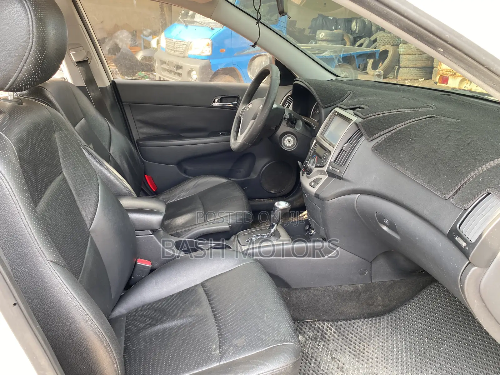 Hyundai i30 2011 White