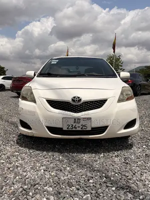 Toyota Yaris 2012 White