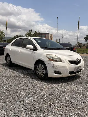 Toyota Yaris 2012 White