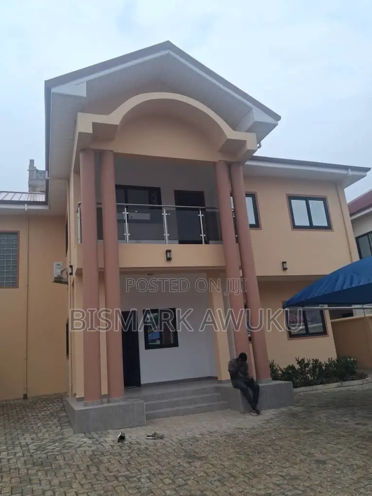 4bdrm House in East Legon for rent