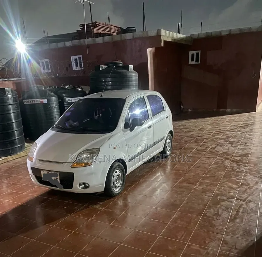 Chevrolet Chevy 2009 White