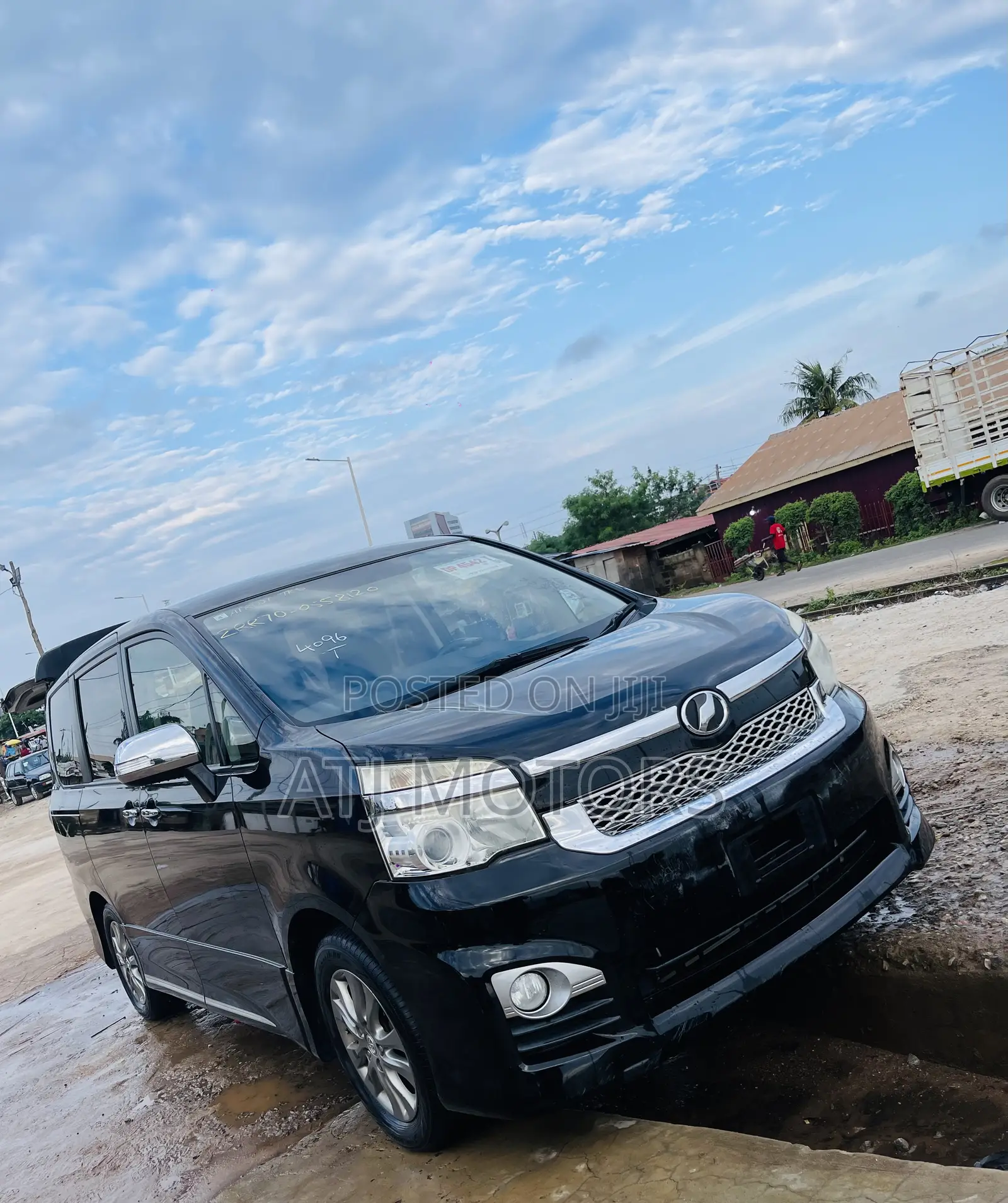 Toyota Voxy 2013 Black