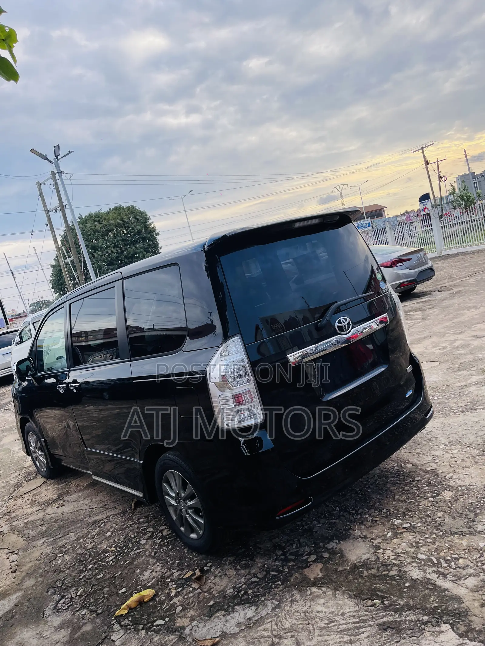 Toyota Voxy 2013 Black