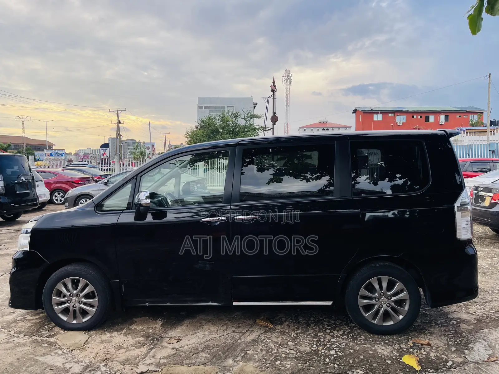 Toyota Voxy 2013 Black