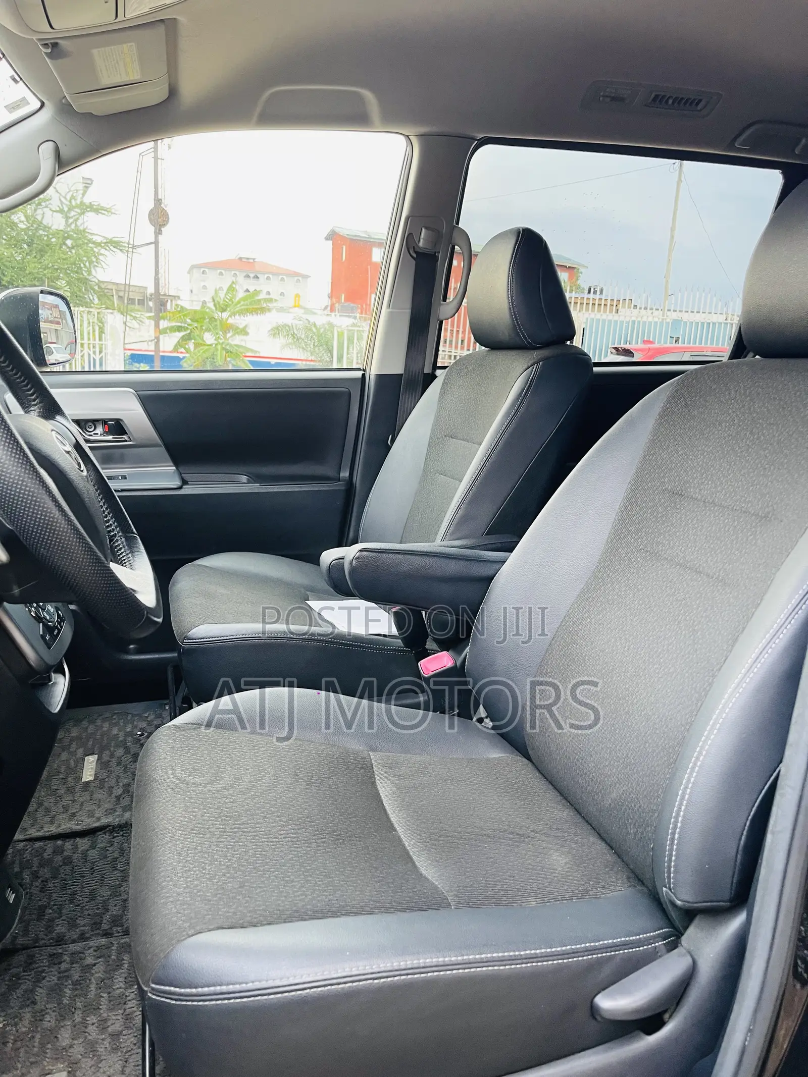 Toyota Voxy 2013 Black