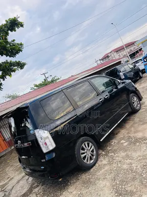 Toyota Voxy 2013 Black