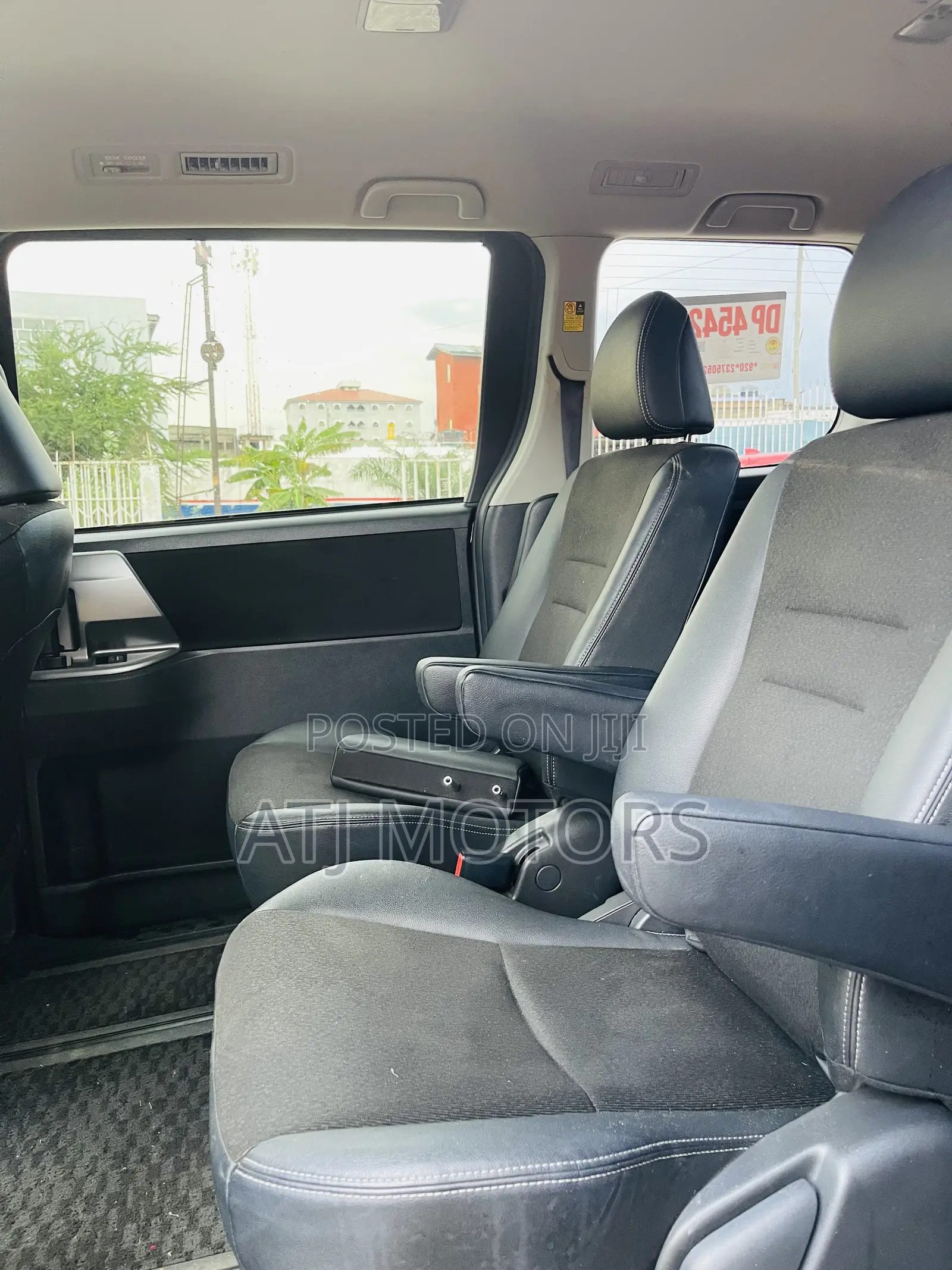 Toyota Voxy 2013 Black