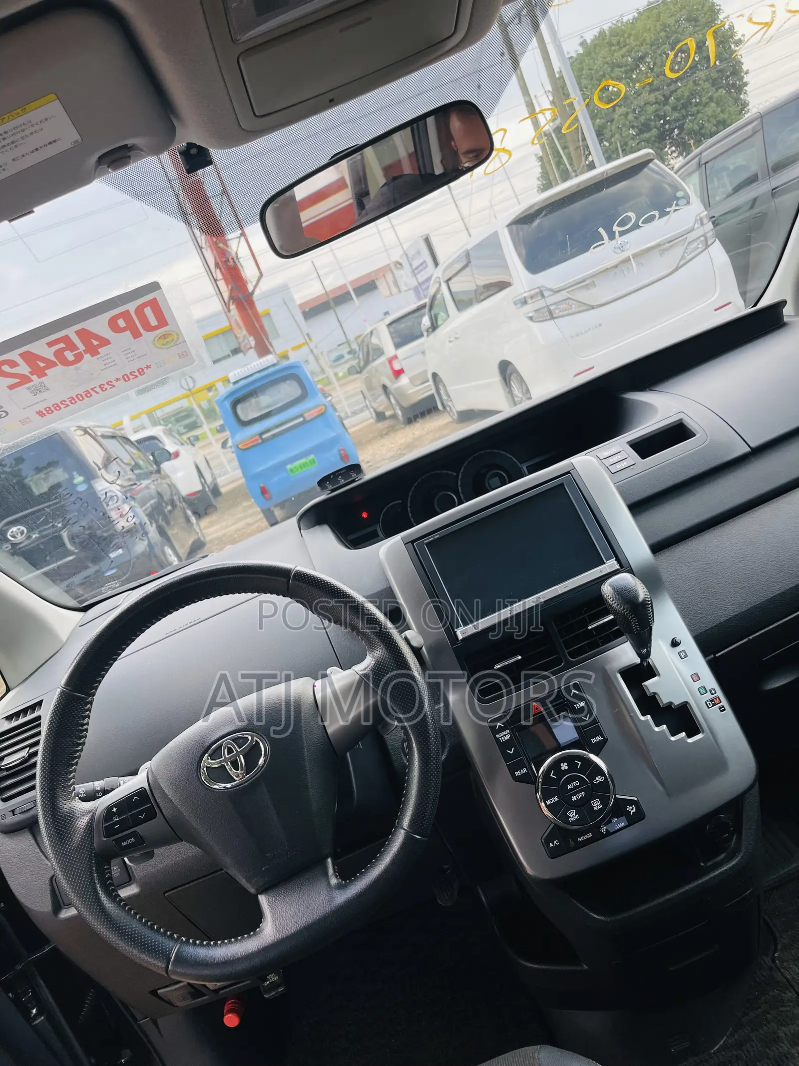 Toyota Voxy 2013 Black
