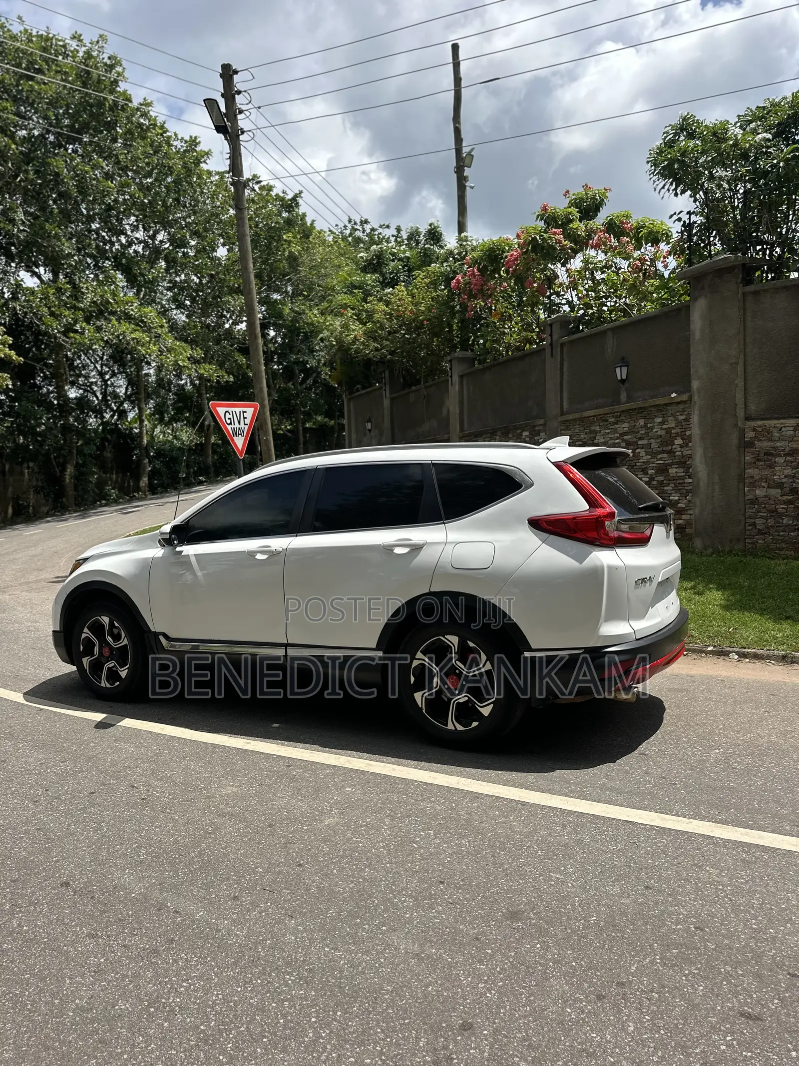 Honda CR-V Touring AWD 2019 White