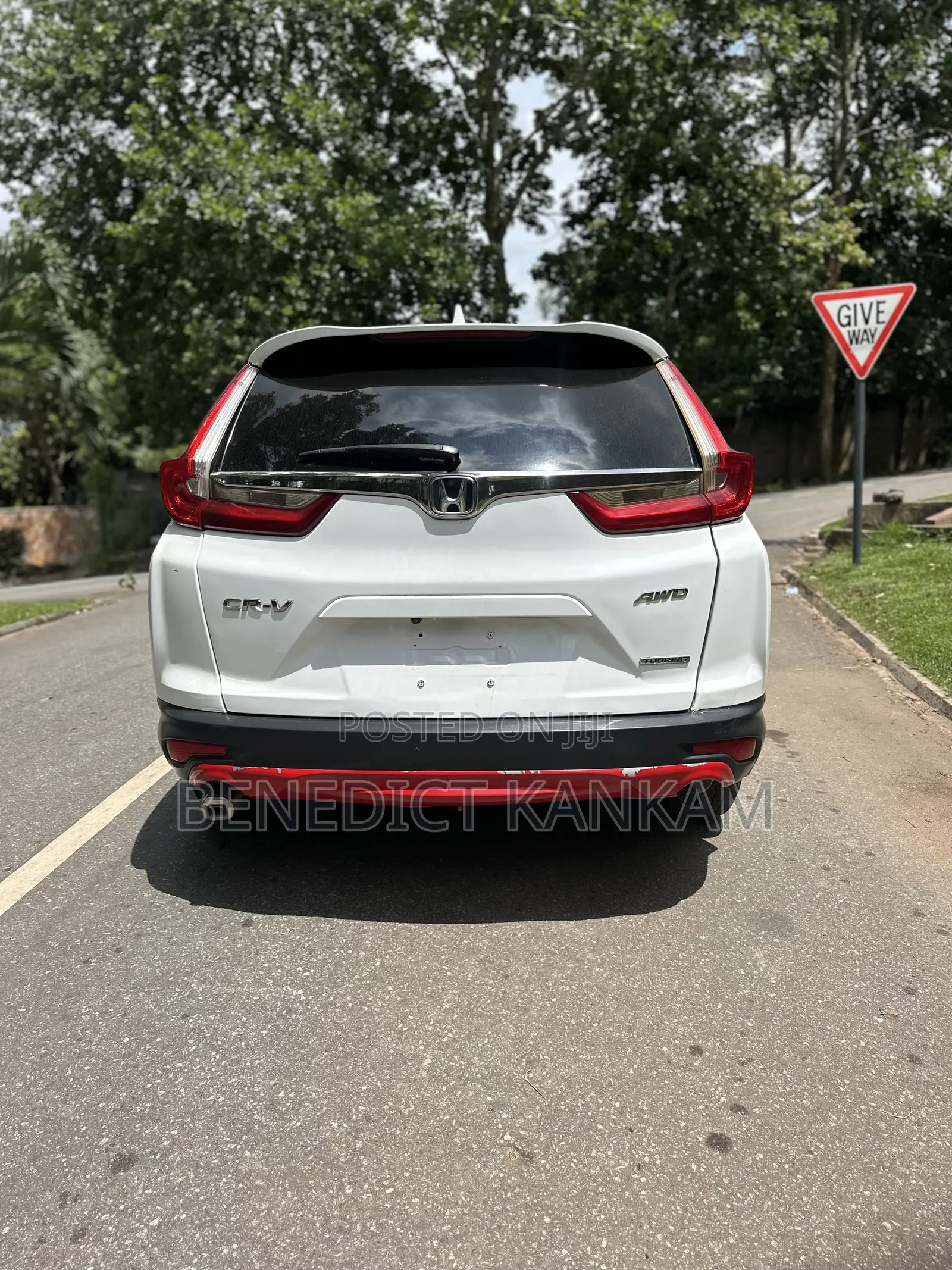 Honda CR-V Touring AWD 2019 White