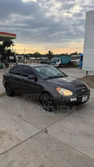 Hyundai Accent 2010 Gray