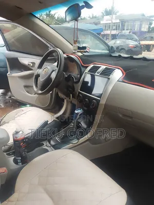 Toyota Corolla L 4-Speed Automatic 2013 Gray